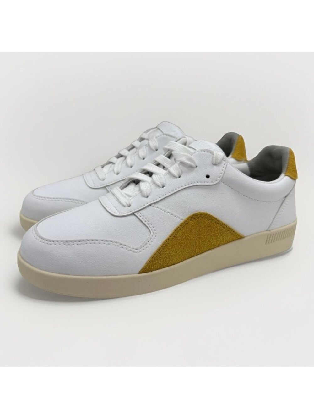 Everlane ReLeather® Court Sneaker size 6.5 Women's Lace-up Shoes White/Mustard